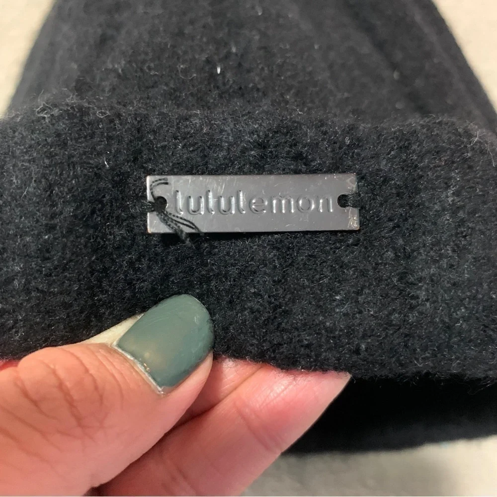 LULULEMON - Black Wool Beanie